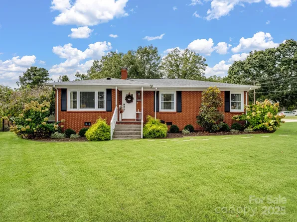 413 W Ridge Ave, Landis, NC 28088