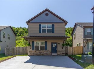 19 Mann Ln, Fletcher, NC 28732