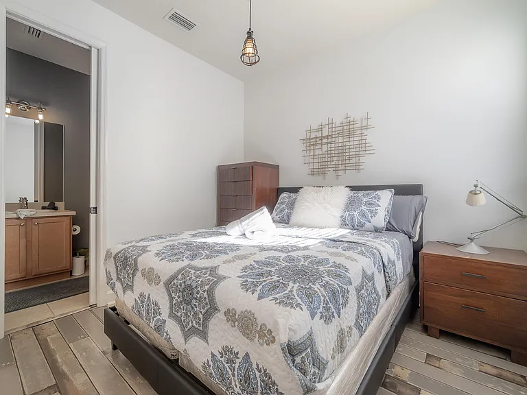 111 S Packwood Ave #C — Photo 12
