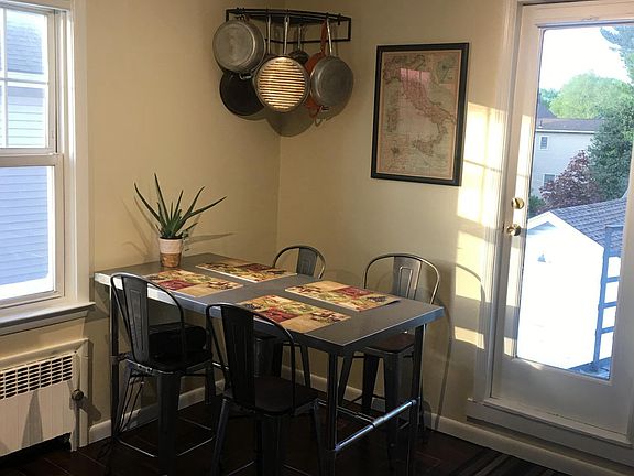 Eat in kitchen