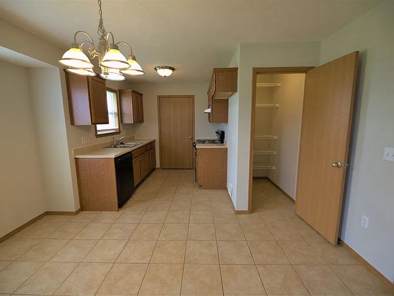 3230 E Jamestown St — Photo 4