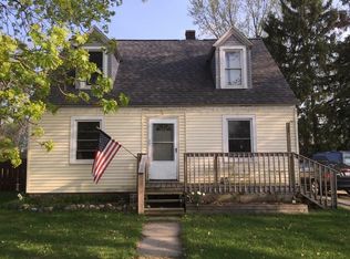 1318 E Wilcox Ave, White Cloud, MI 49349