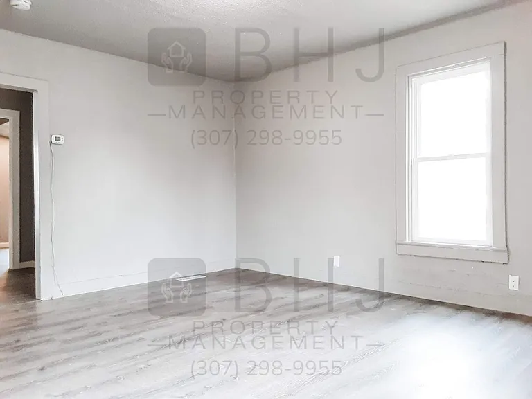 141 W 7th St — Photo 7