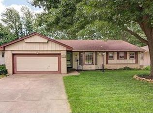 8811 Antioch Rd, Overland Park, KS 66212