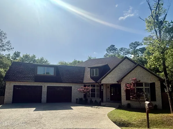 8414 Op La Ct, Diamondhead, MS 39525
