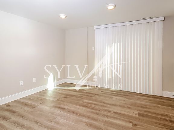 018-photo-living-room-11869936_09282022