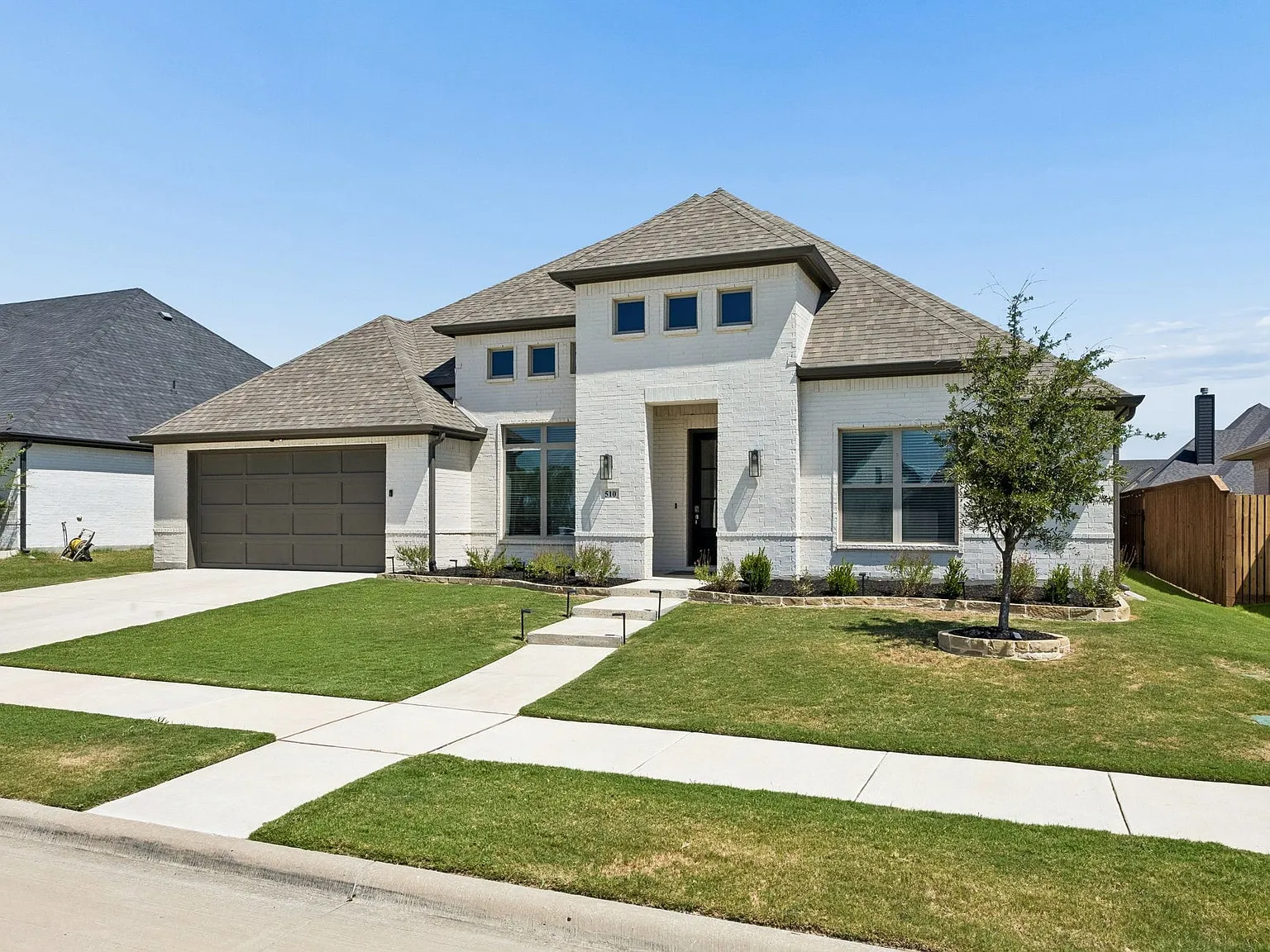4 bed, 3.0 bath, 2666 sqft, $3,700 — Photo 2