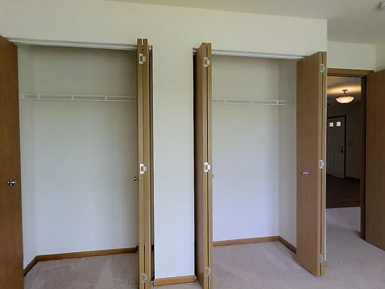 605 Cedar Bluffs Way #8 — Photo 10