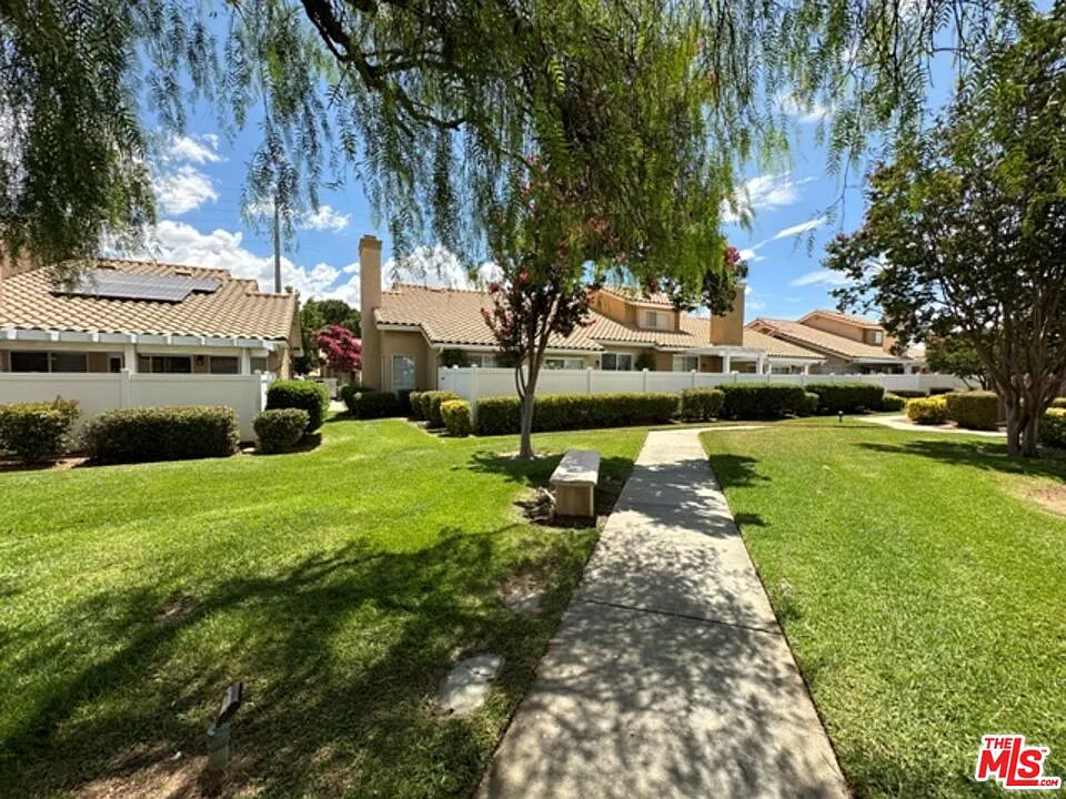 2 bed, 2.0 bath, 1261 sqft, $2,400 — Photo 3