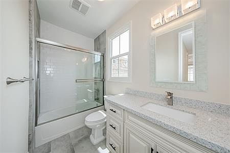 4th image of 9621 Broadway