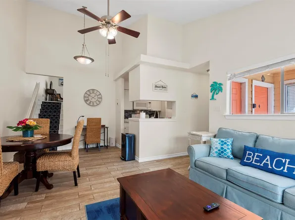 3506 Cove View Blvd APT 210, Galveston, TX 77554