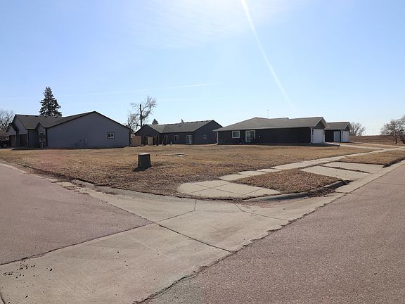 2nd image of 4501 W Graceland Pl