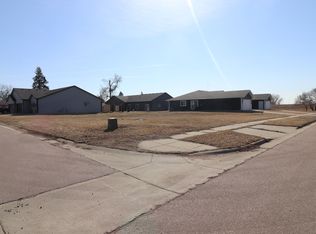 4501 W Graceland Pl, Sioux Falls, SD 57106
