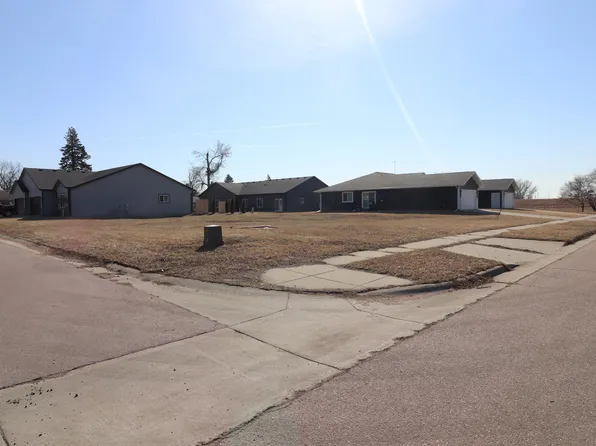 4501 W Graceland Pl, Sioux Falls, SD 57106