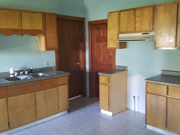 5th image of 309 Bailey St