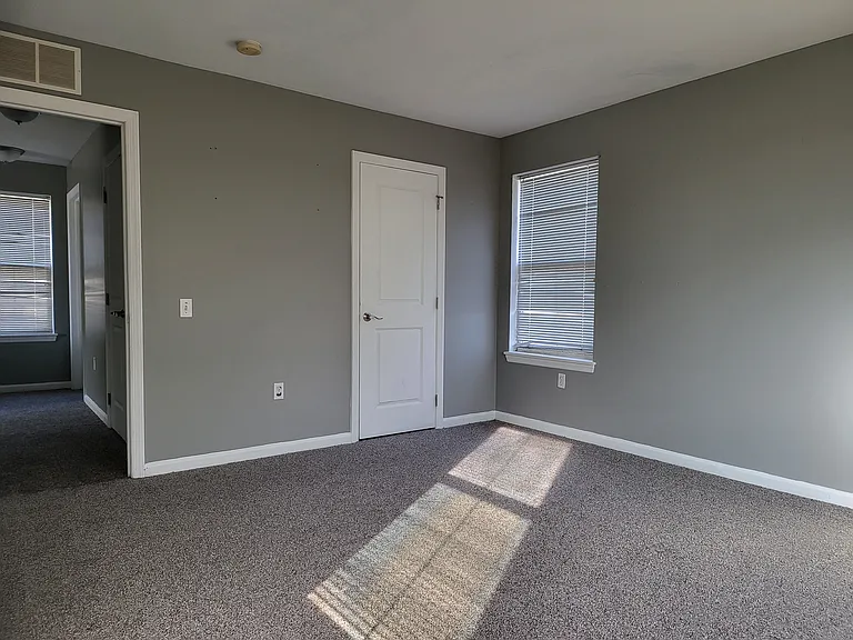 317 Wylie Ave — Photo 11