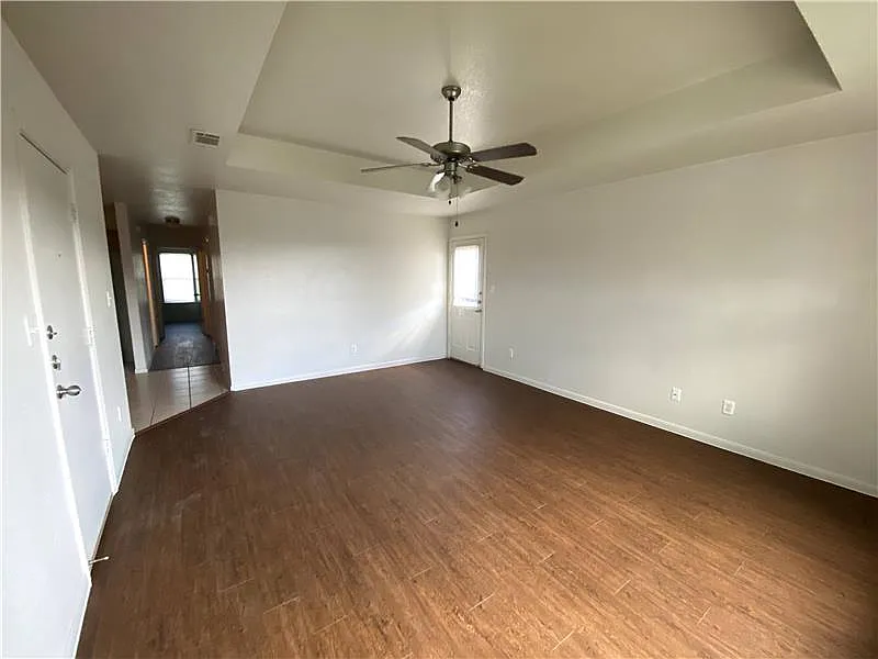 3 bed, 1146 sqft, $1,250 — Photo 2
