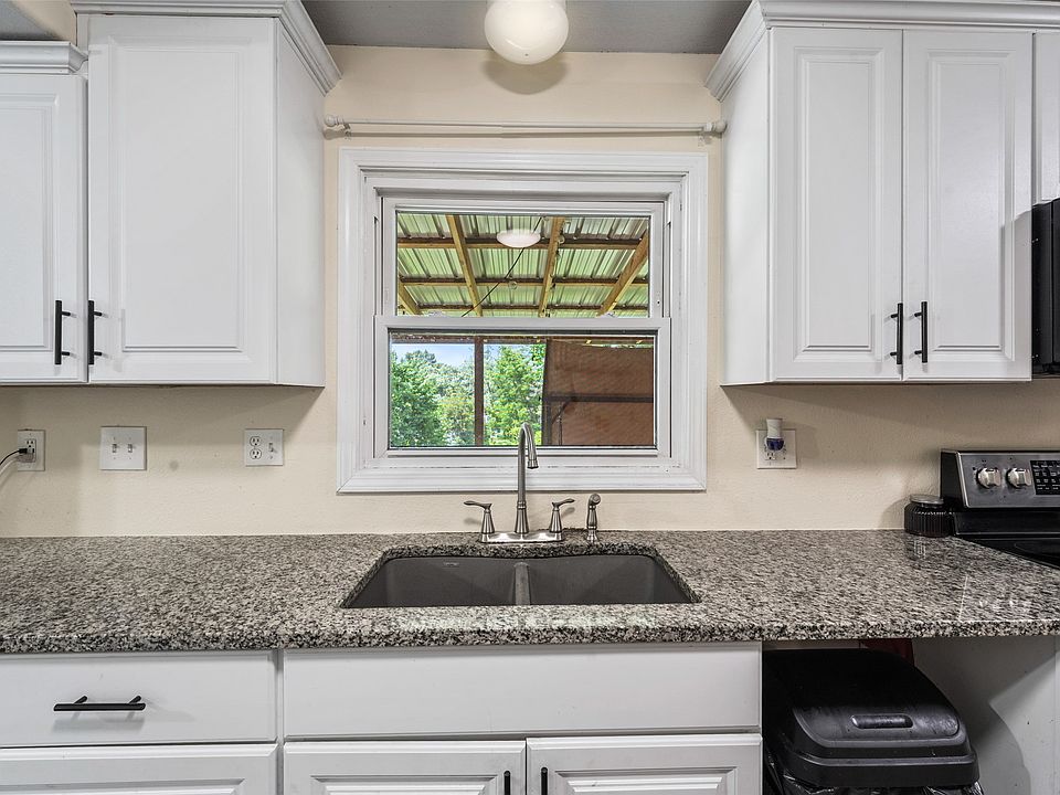 1st image of 516 E Hackley Ave