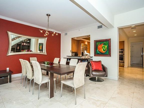 5th image of 300 Beach Dr NE APT 211