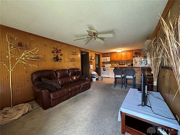 4th image of 9552 Olde Woods Dr