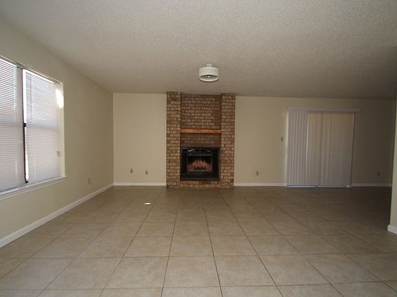 2nd image of 1809 Cedarhill Dr APT D