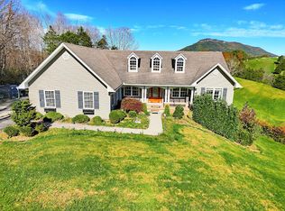 380 Kennedy Dr, Pounding Mill, VA 24637