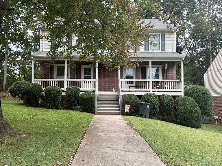 101-105 Aaron Pl — Photo 1