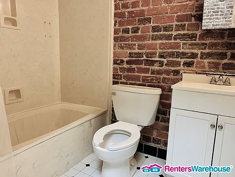 4th image of 1507 E Main St #A