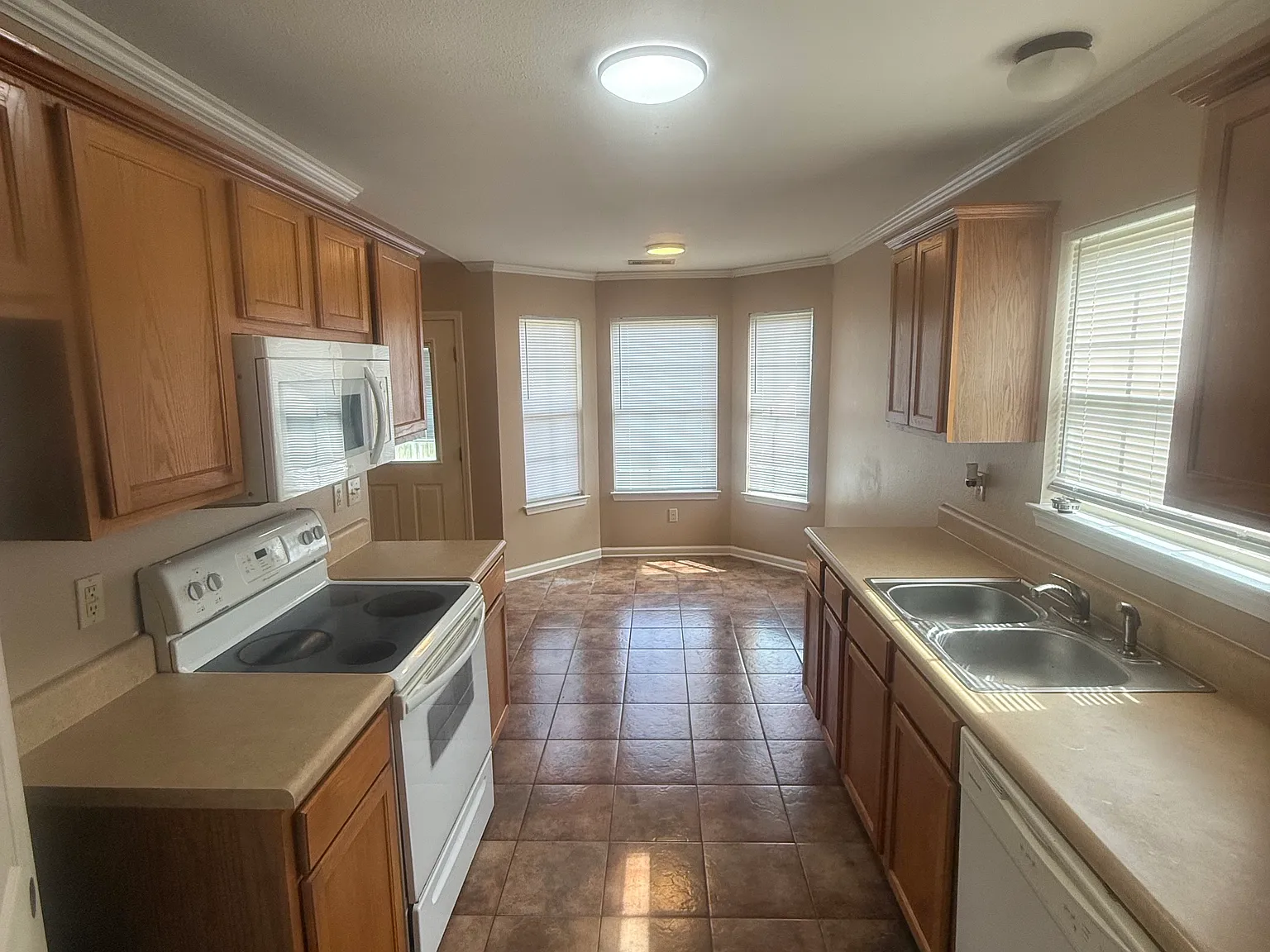 3 bed, 1243 sqft, $1,200 — Photo 4