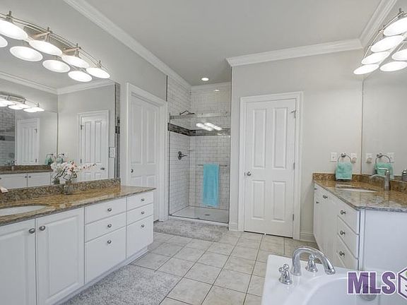 4th image of 16517 Hardwood Dr