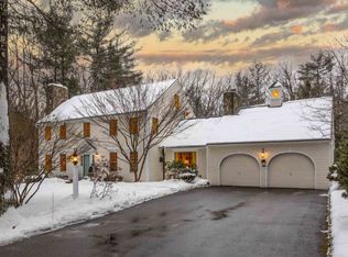 32 Hearthside Cir, Bedford, NH 03110