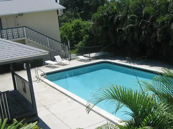 240 NE 38th St, Fort Lauderdale, FL