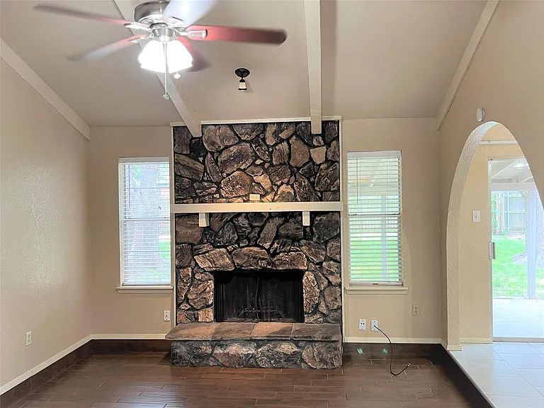 2310 Dartmouth Dr — Photo 14