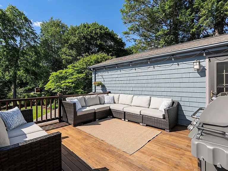 197 Hillside Ave — Photo 18