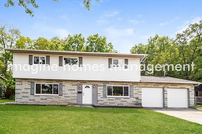 11818 Neuss Ave