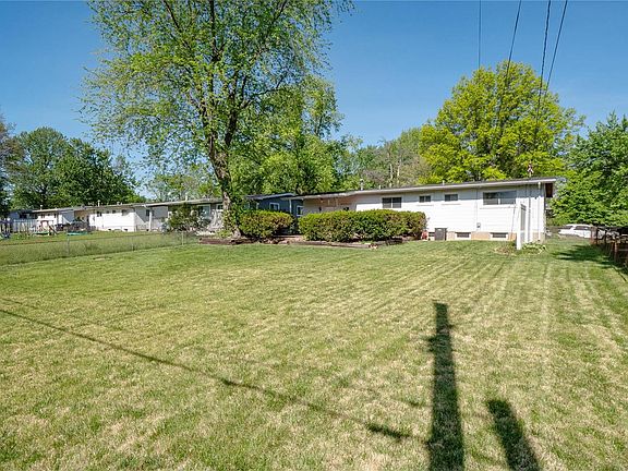 5th image of 1320 Parakeet Ln