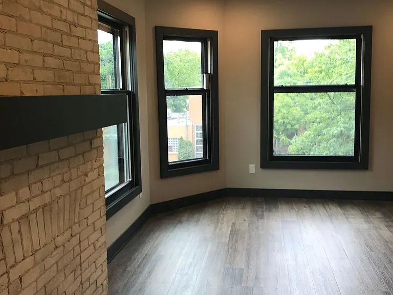 909 Wealthy St SE #EAST — Photo 4