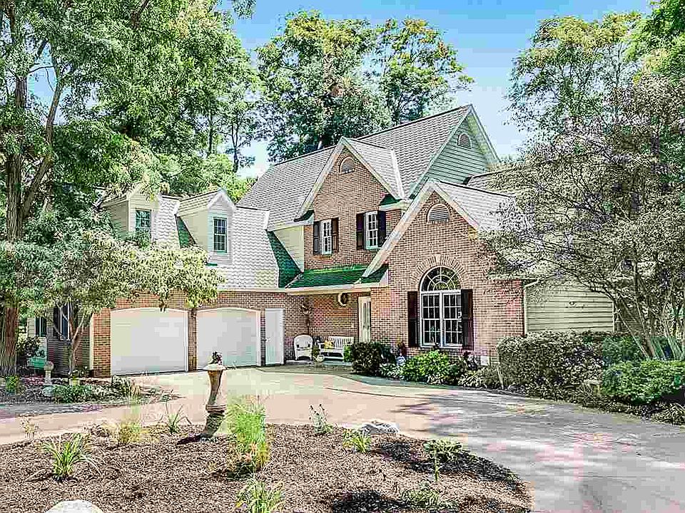 1st image of 51709 Clubhouse Dr
