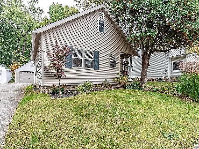 112 Oklahoma Ave — Photo 3