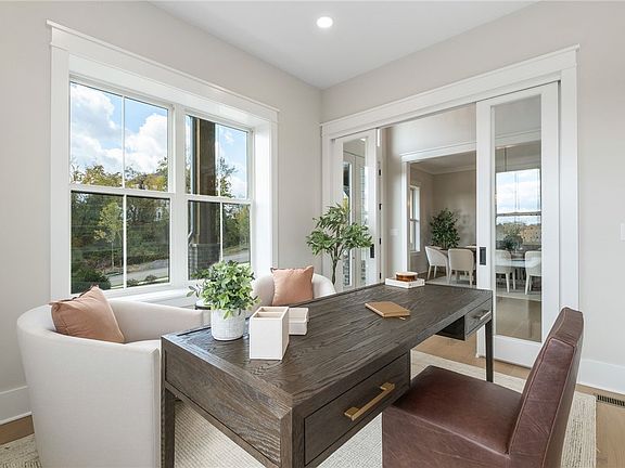 5th image of 1006 Sonoma Dr