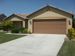 928 W Elkhorn Ct, Visalia, CA 93277