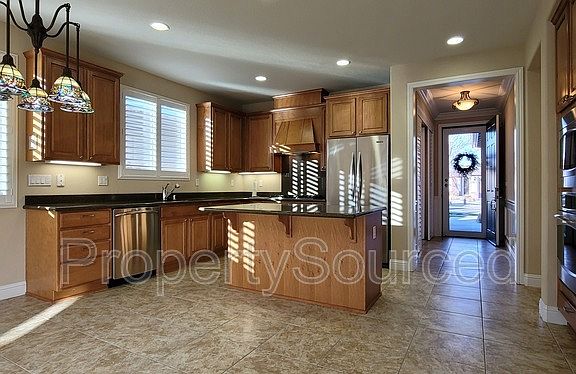 4th image of 2339 Shadow Berry Dr