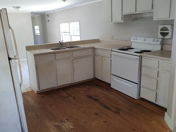 5th image of 418 Taylor Ave