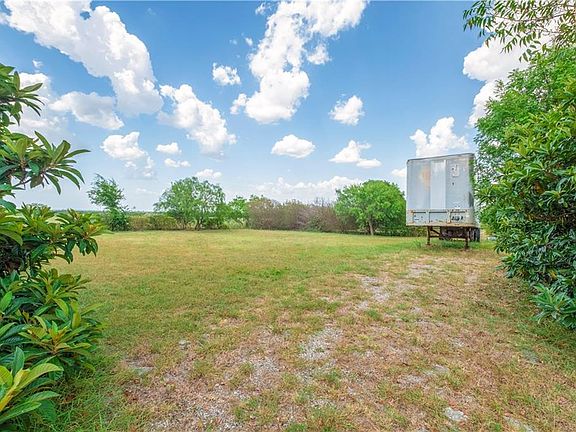 3rd image of 1050 County Road 307