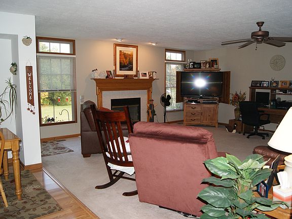 3rd image of 2053 Penhook Ave