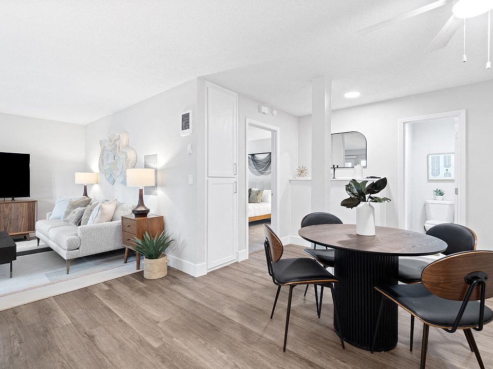 Open Dining and Living Room Space at Veranda La Mesa Apartments in La Mesa, CA 91942