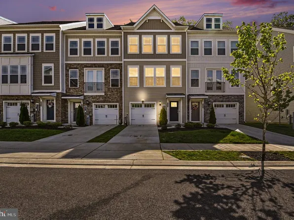 238 Waterstone Rd, Essex, MD 21221