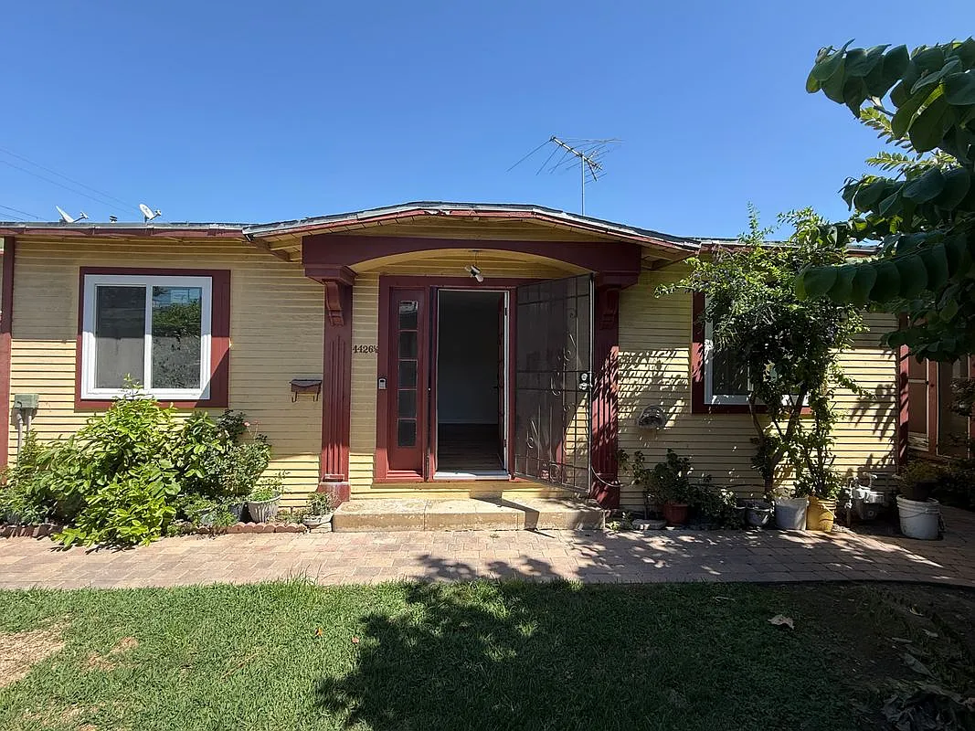 2 bed, 1.0 bath, 616 sqft, $2,600 — Photo 1