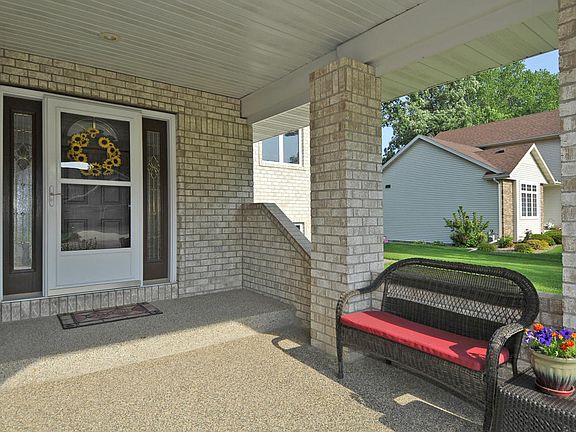 2nd image of 1911 Pheasant Run Dr NE