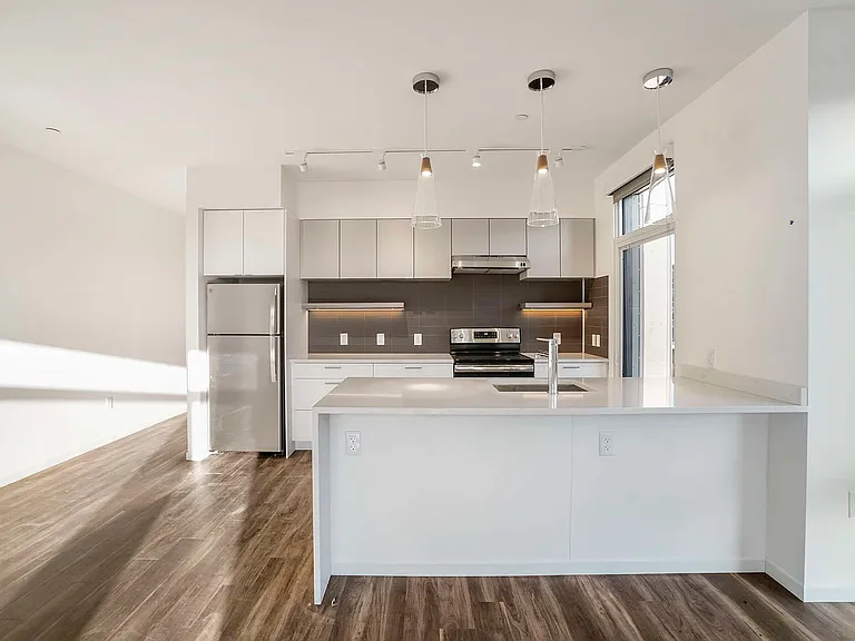 839 Beacon — Photo 25